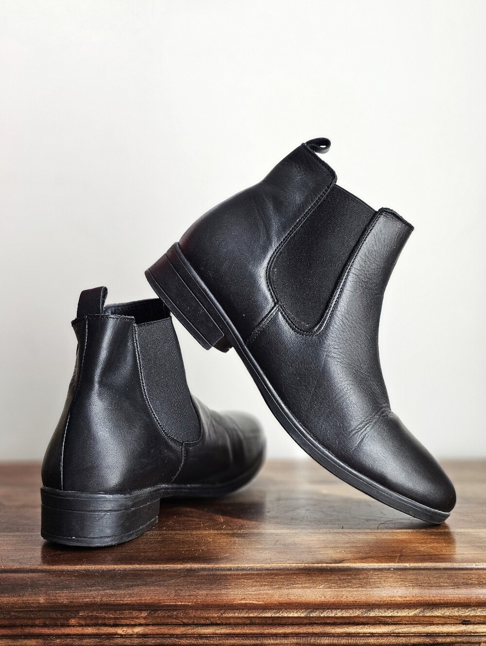 ALDO Women’s Black Leather Chelsea Boots Size 9 Made in Portugal